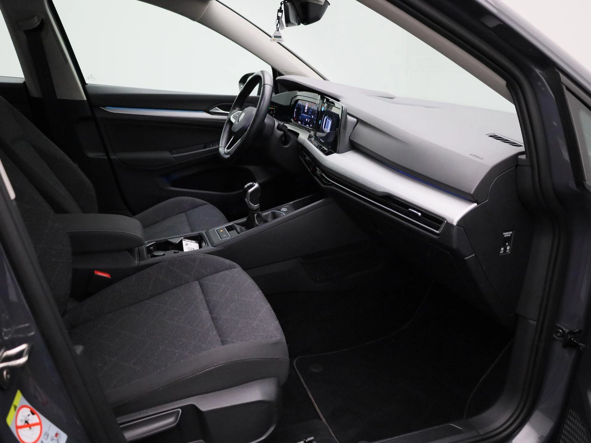 Volkswagen-Golf-image-33