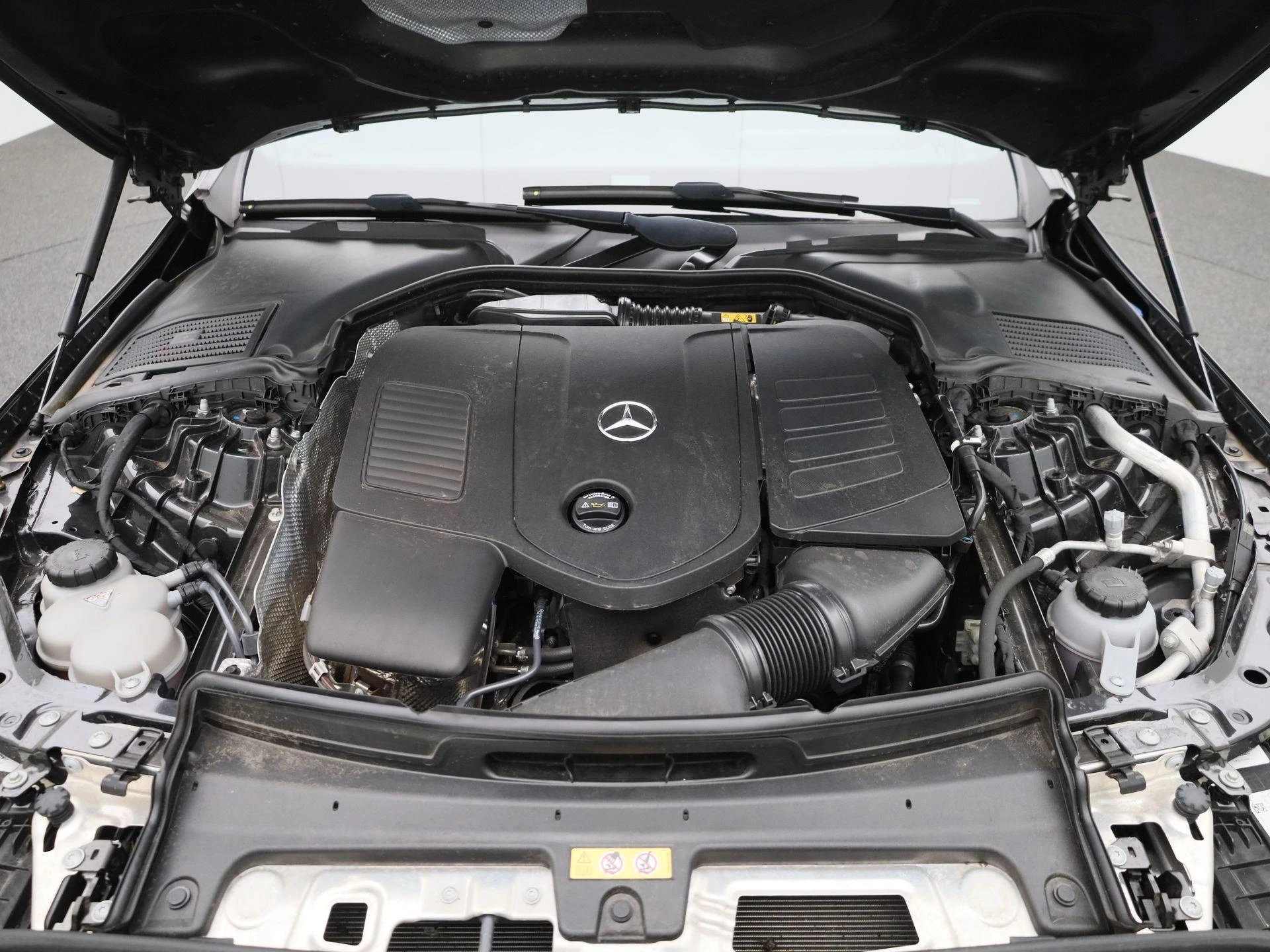 Mercedes-Benz-C-Klasse-image-37