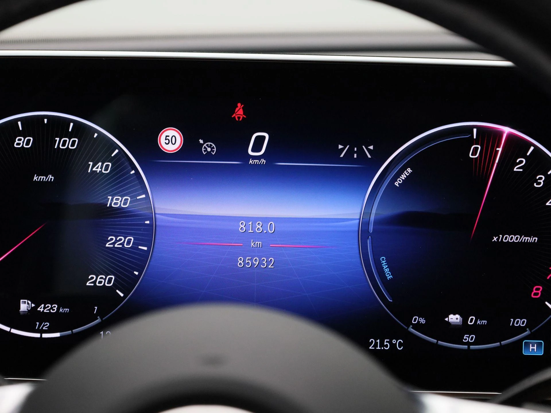 Mercedes-Benz-C-Klasse-image-8