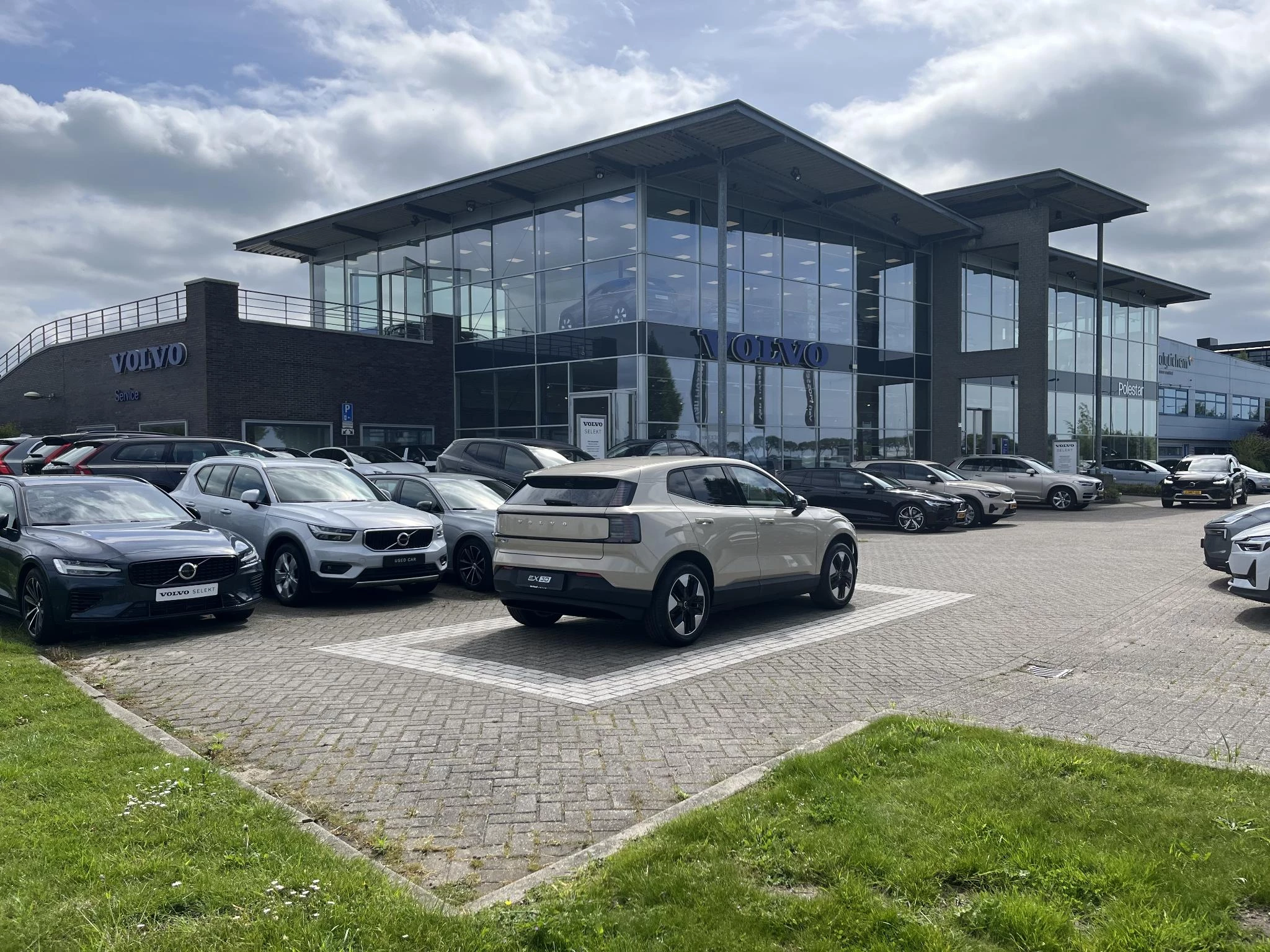 Volvo-EX30-image-23