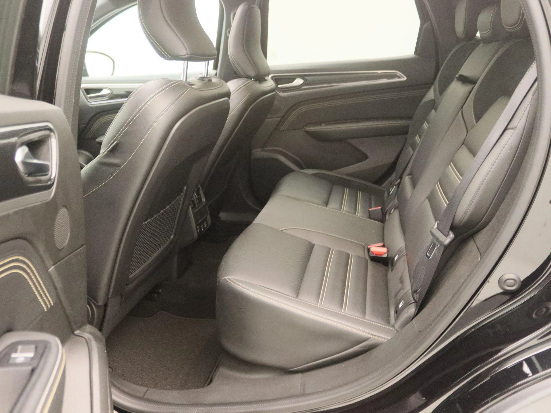 Renault-Arkana-image-12