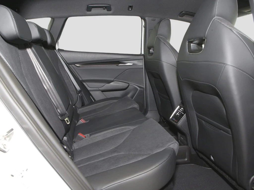 Škoda-Enyaq iV-image-10