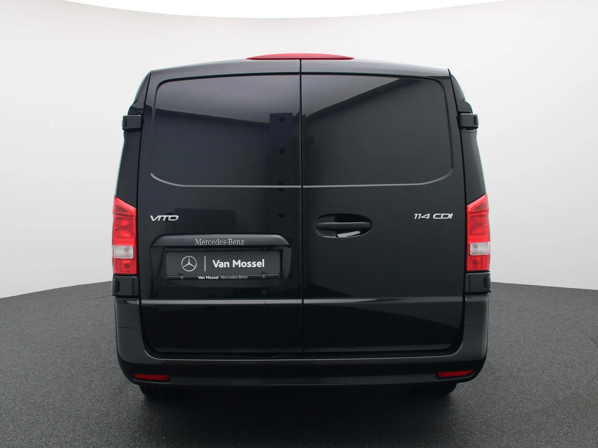 Mercedes-Benz-Vito-image-4