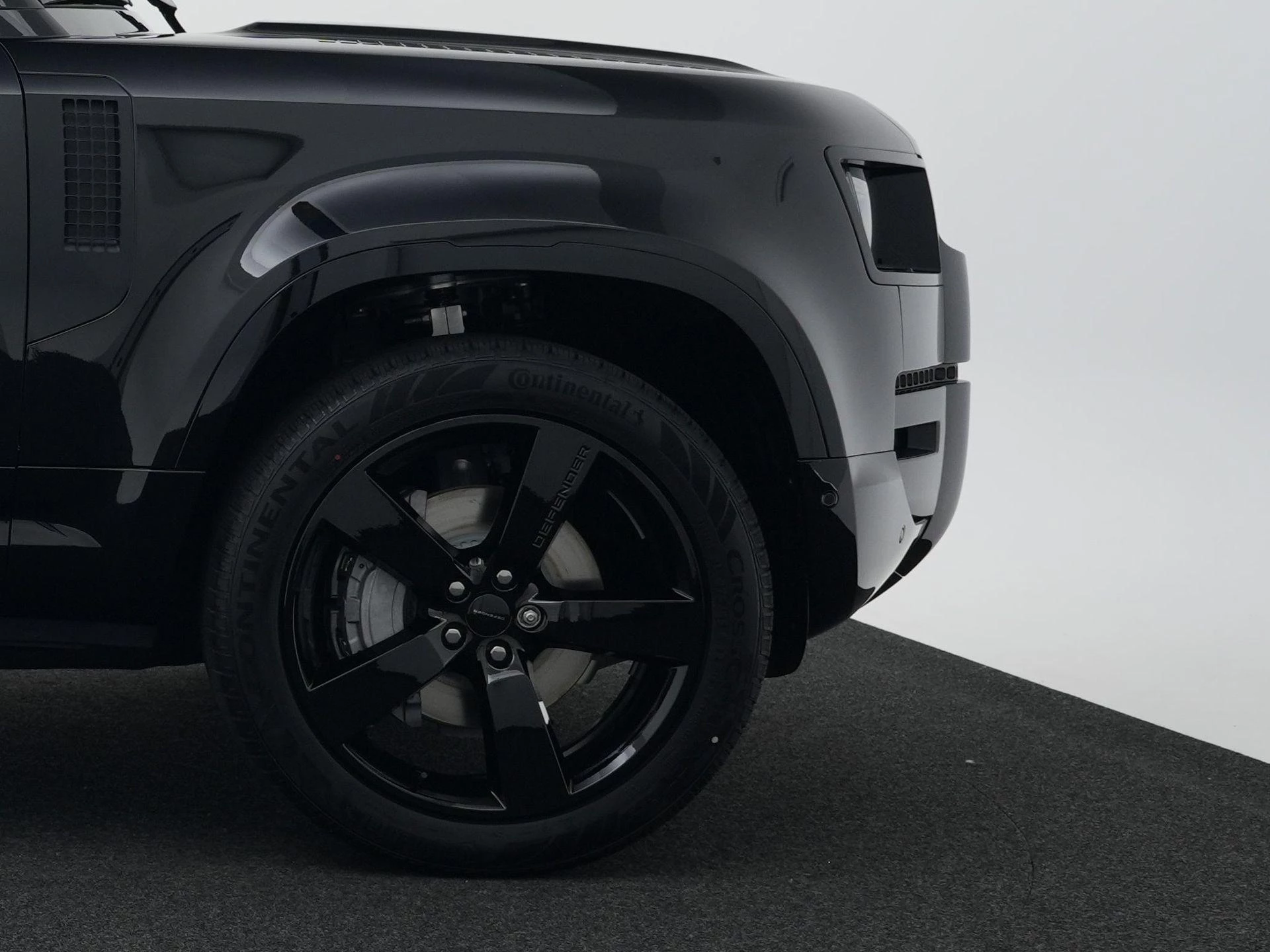 Land Rover-Defender-image-8
