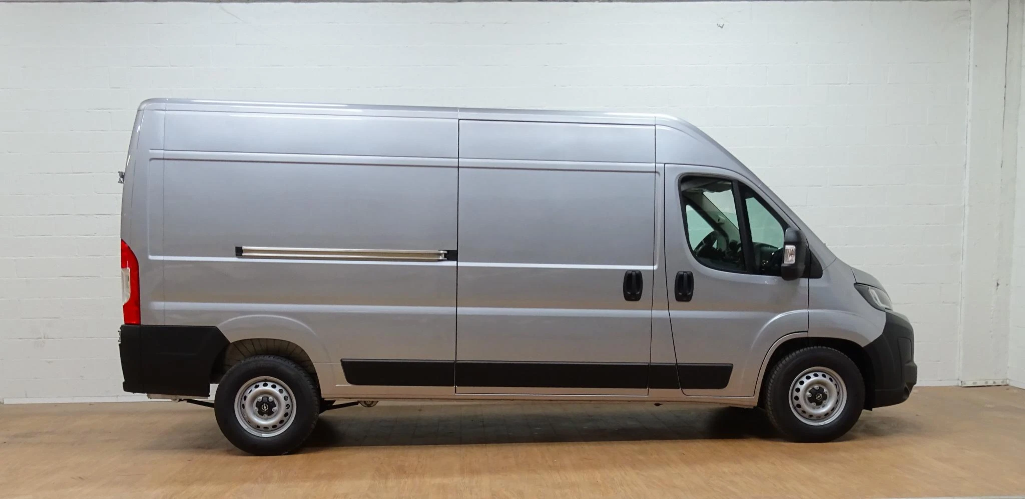 Opel-Movano-image-1