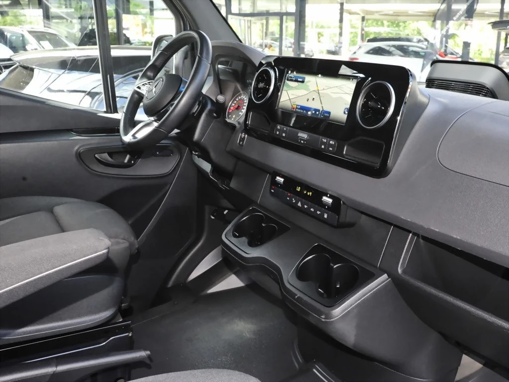 Mercedes-Benz-Sprinter 317-image-9