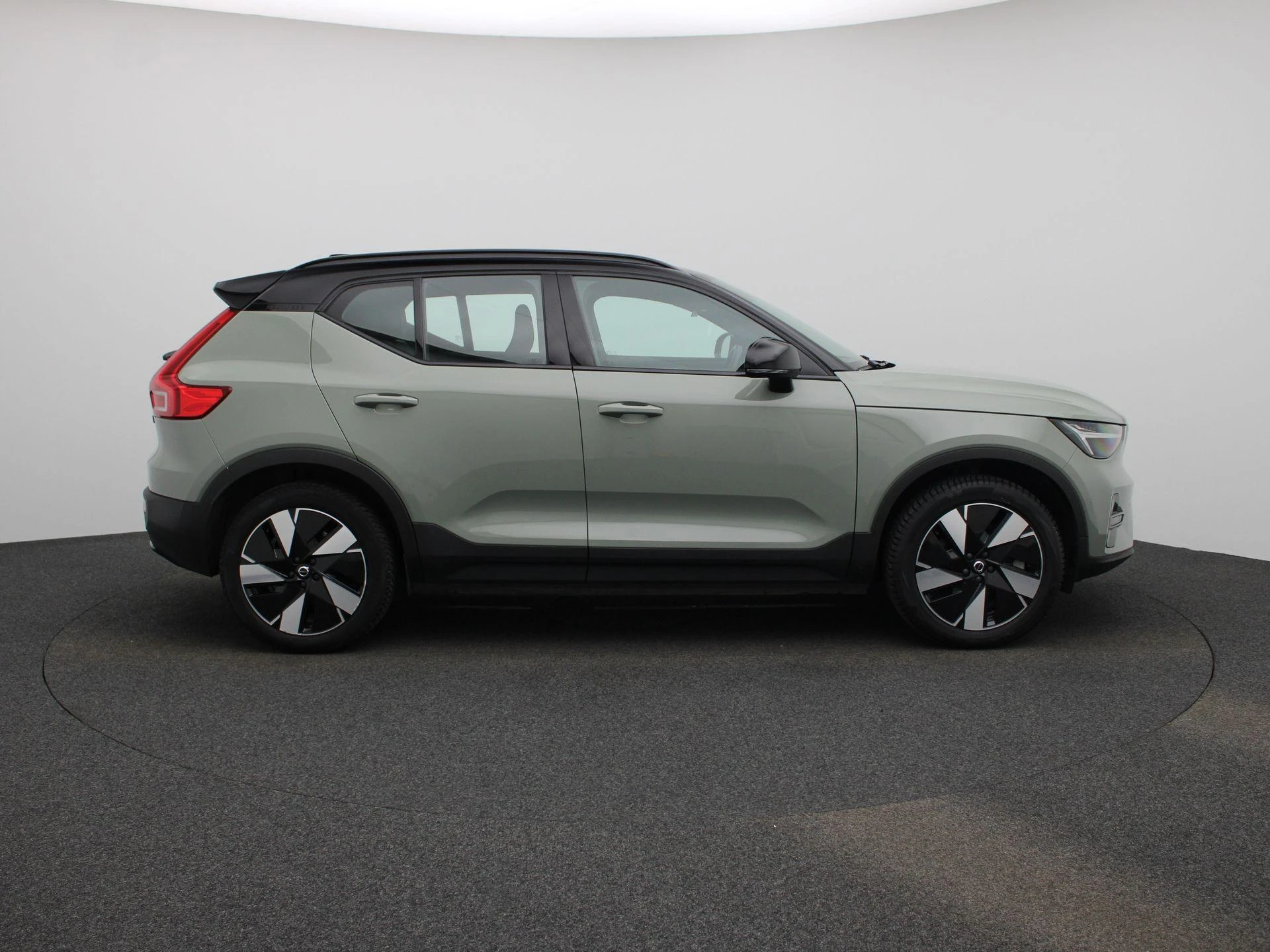Volvo-XC40-image-7