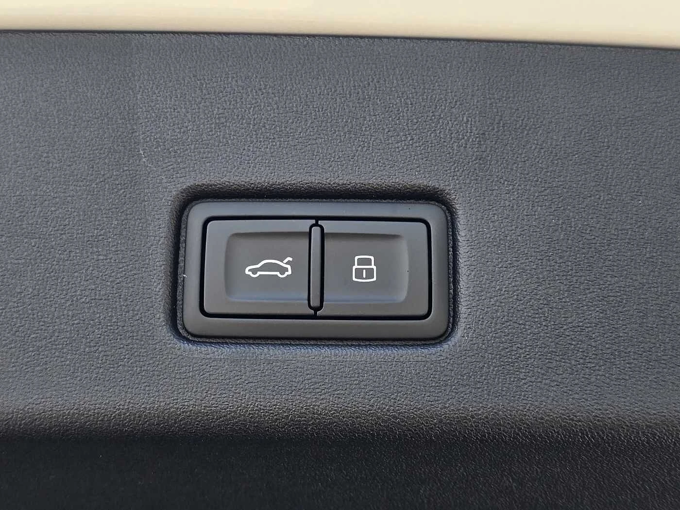 Audi-Q4 e-tron-image-16