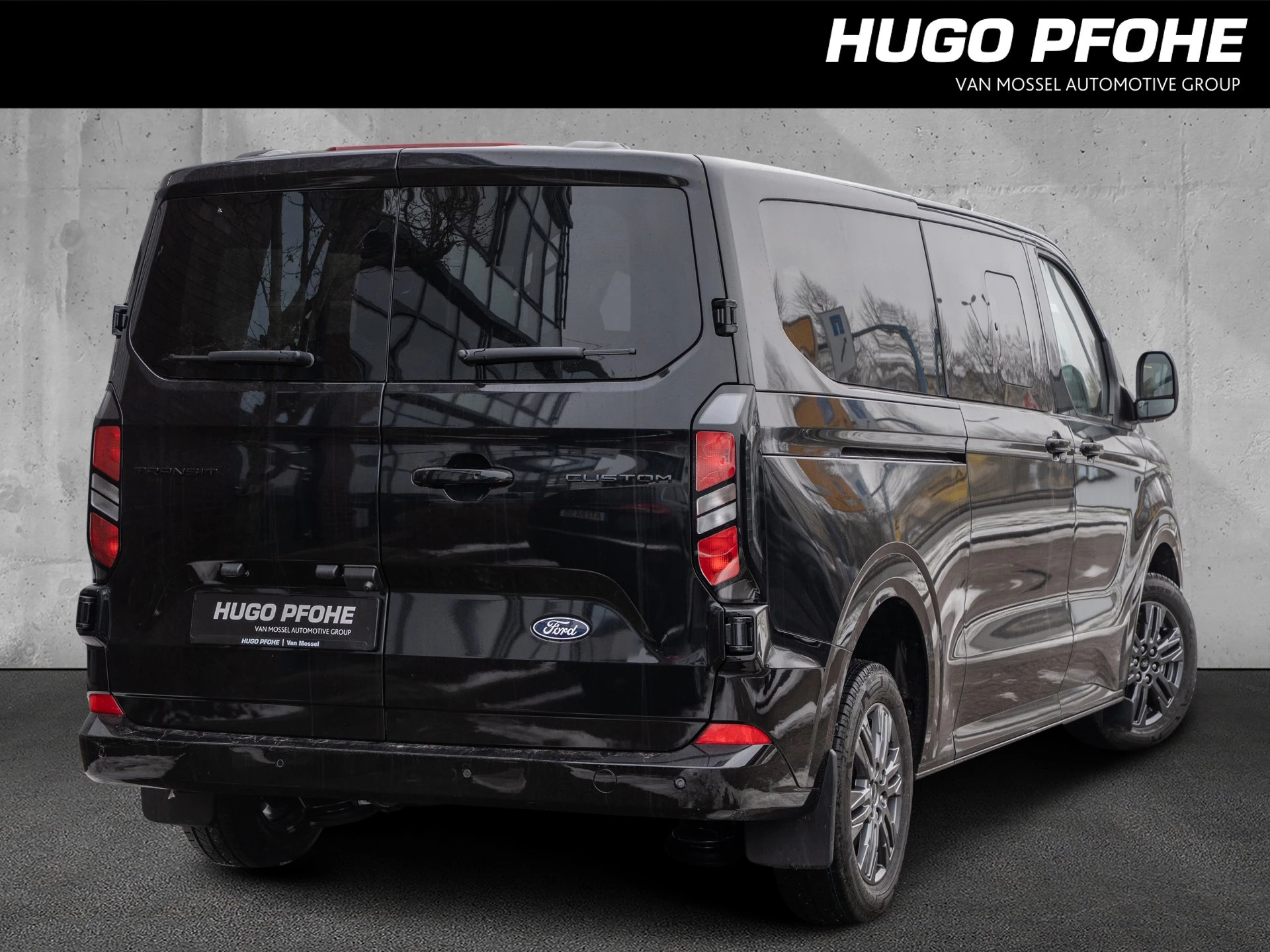 Ford Transit Custom Limited 2.0 EcoBlue 125kW 320 L2 Auto Turnier. 4-türig