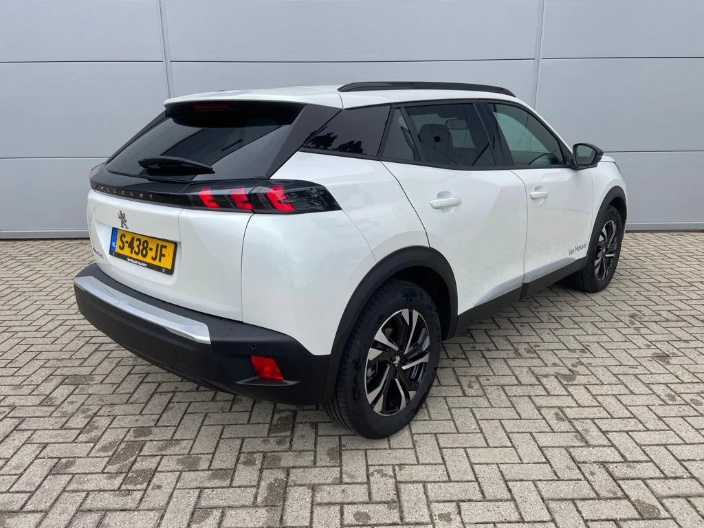 Peugeot-e-2008-image-8