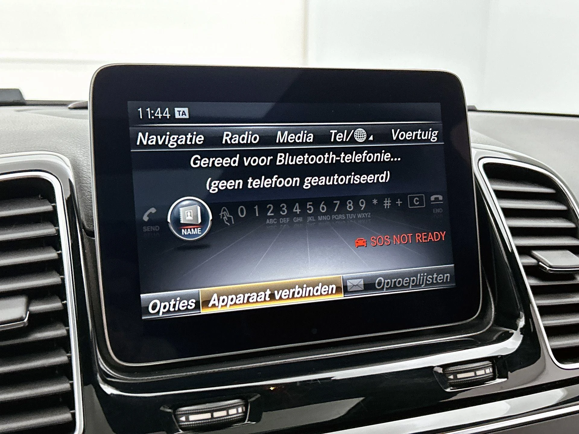 Mercedes-Benz-GLE-image-15