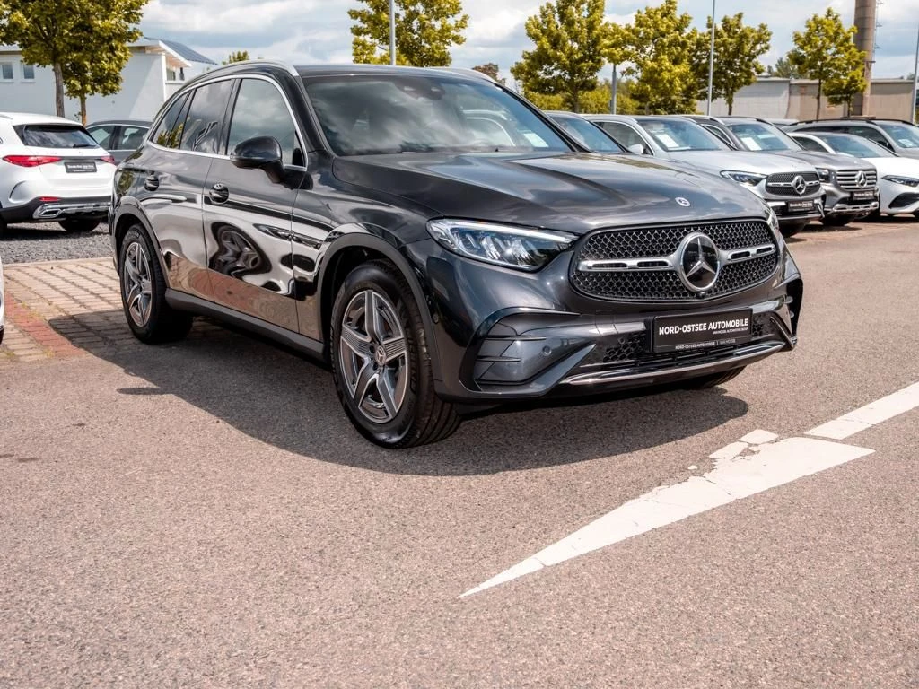 Mercedes-Benz-GLC 300 d-image-4