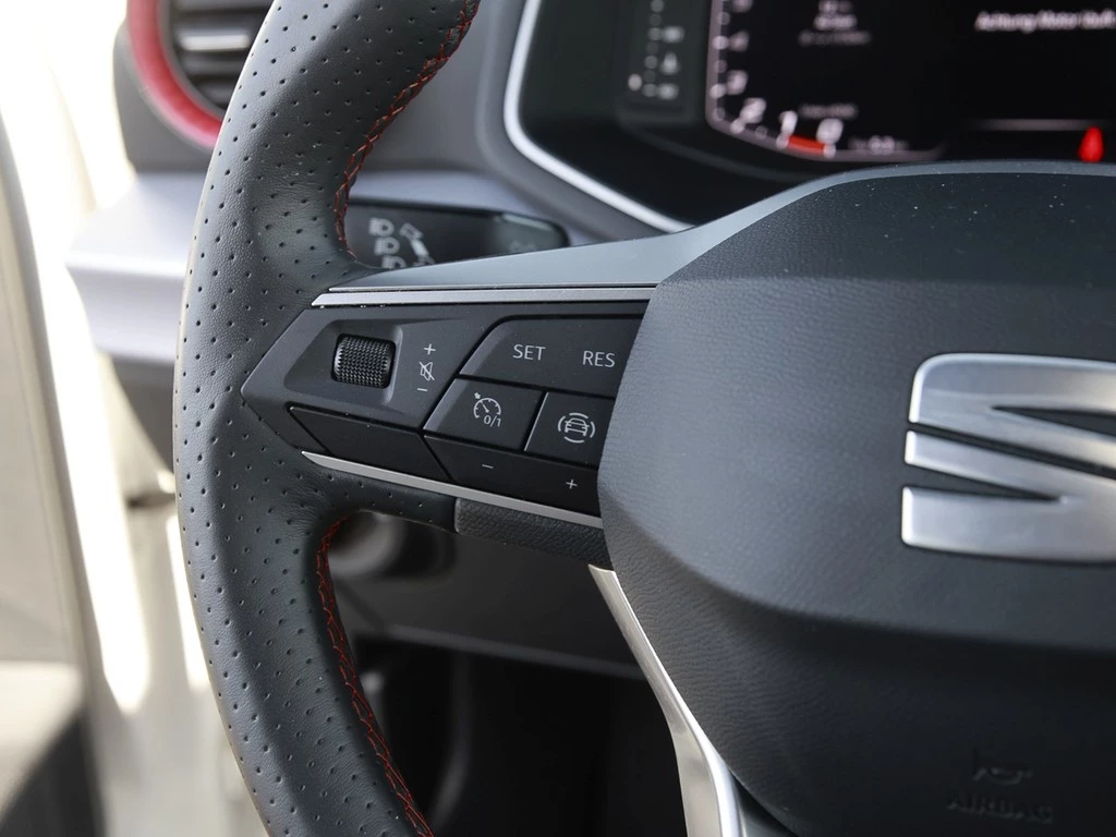 SEAT Ibiza 1.0 TSI FR Black Edition Navi/LED