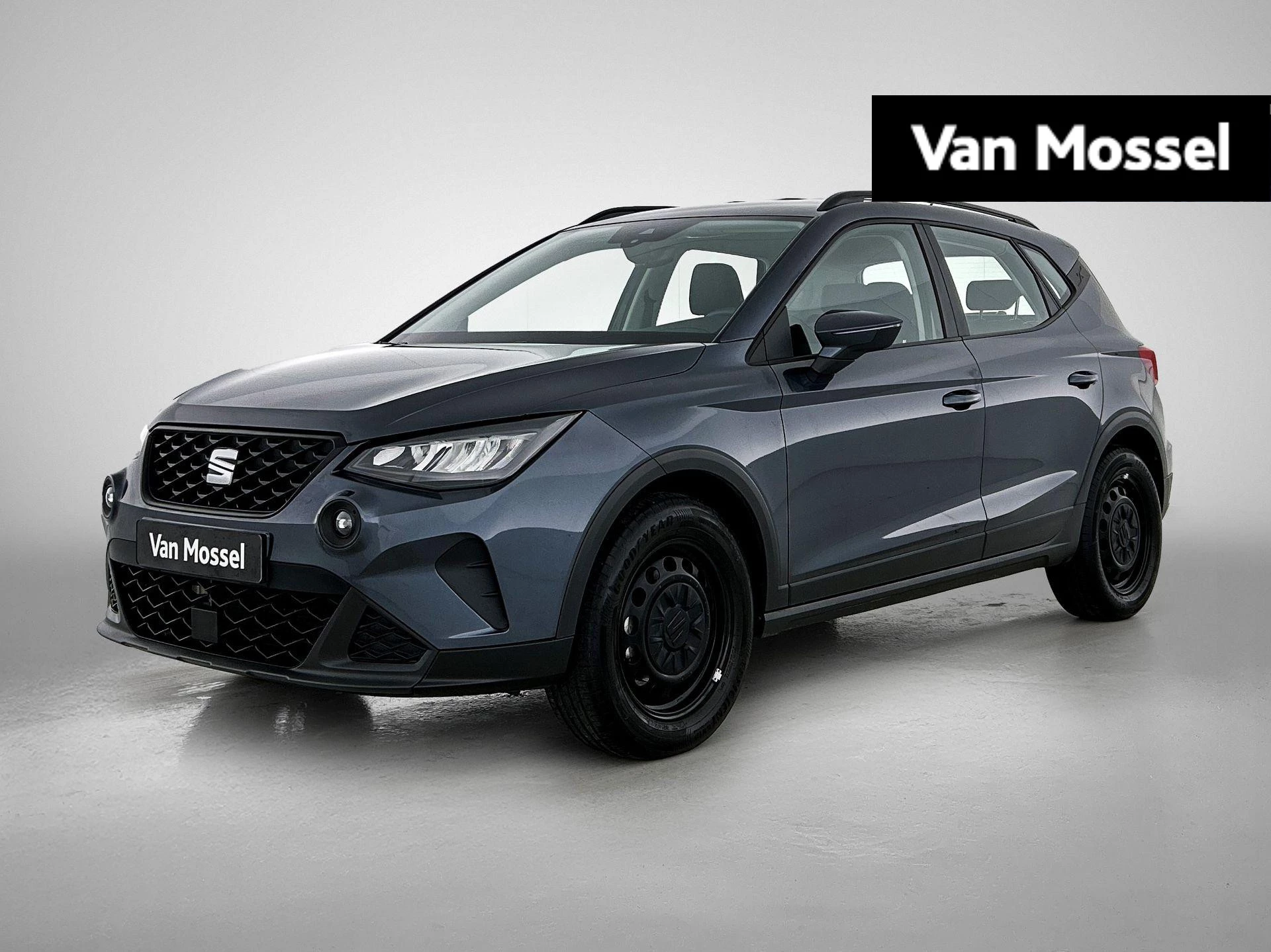 SEAT-Arona-image-0