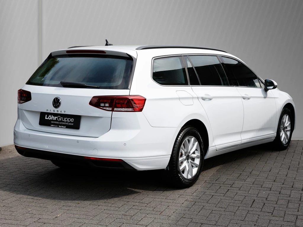 Volkswagen-Passat-image-3