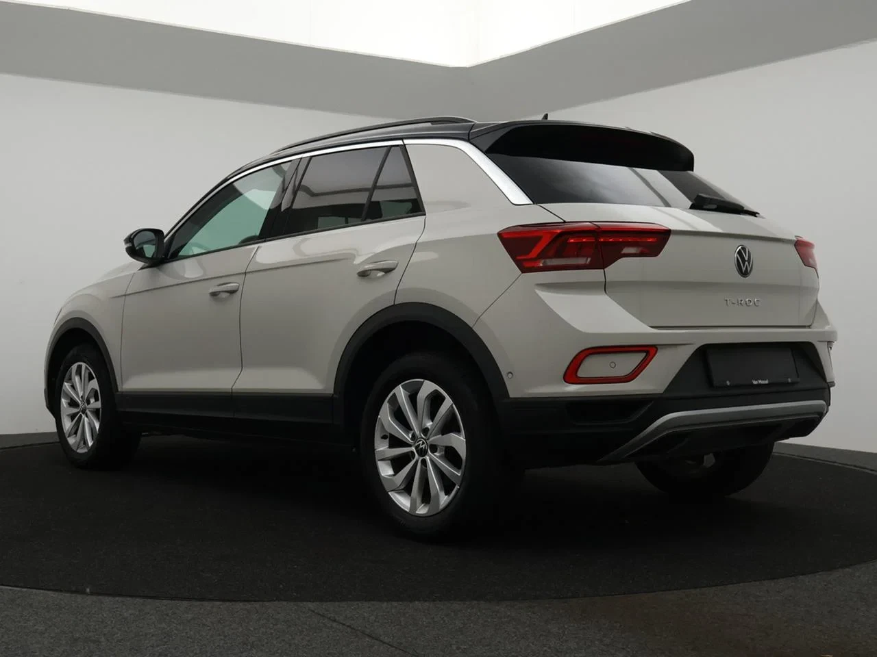 Volkswagen-T-Roc-image-8