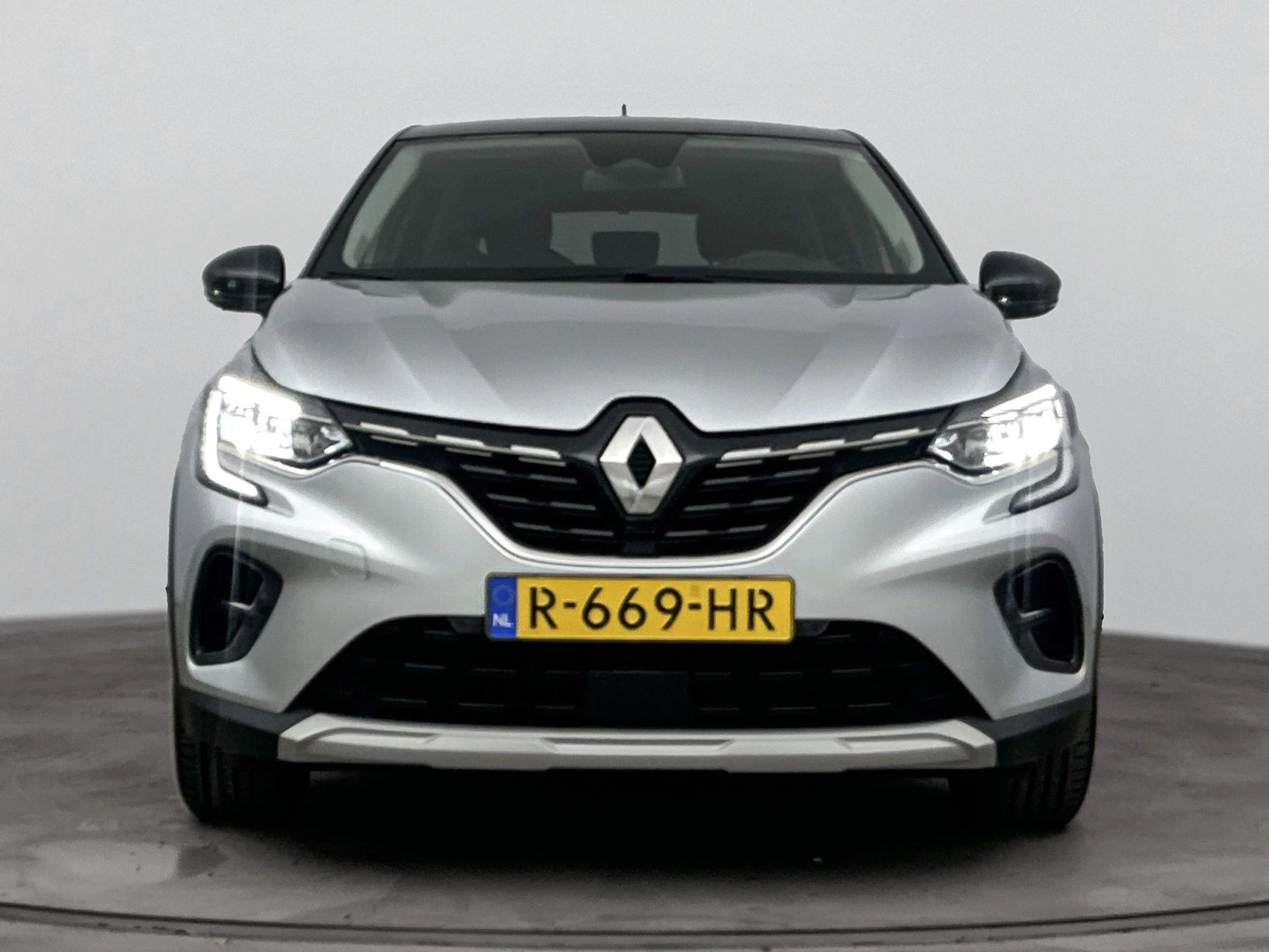 Renault-Captur-image-4