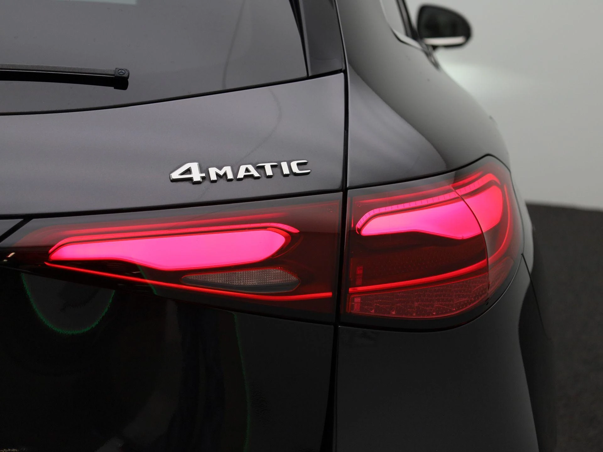 Mercedes-Benz-GLC-image-43