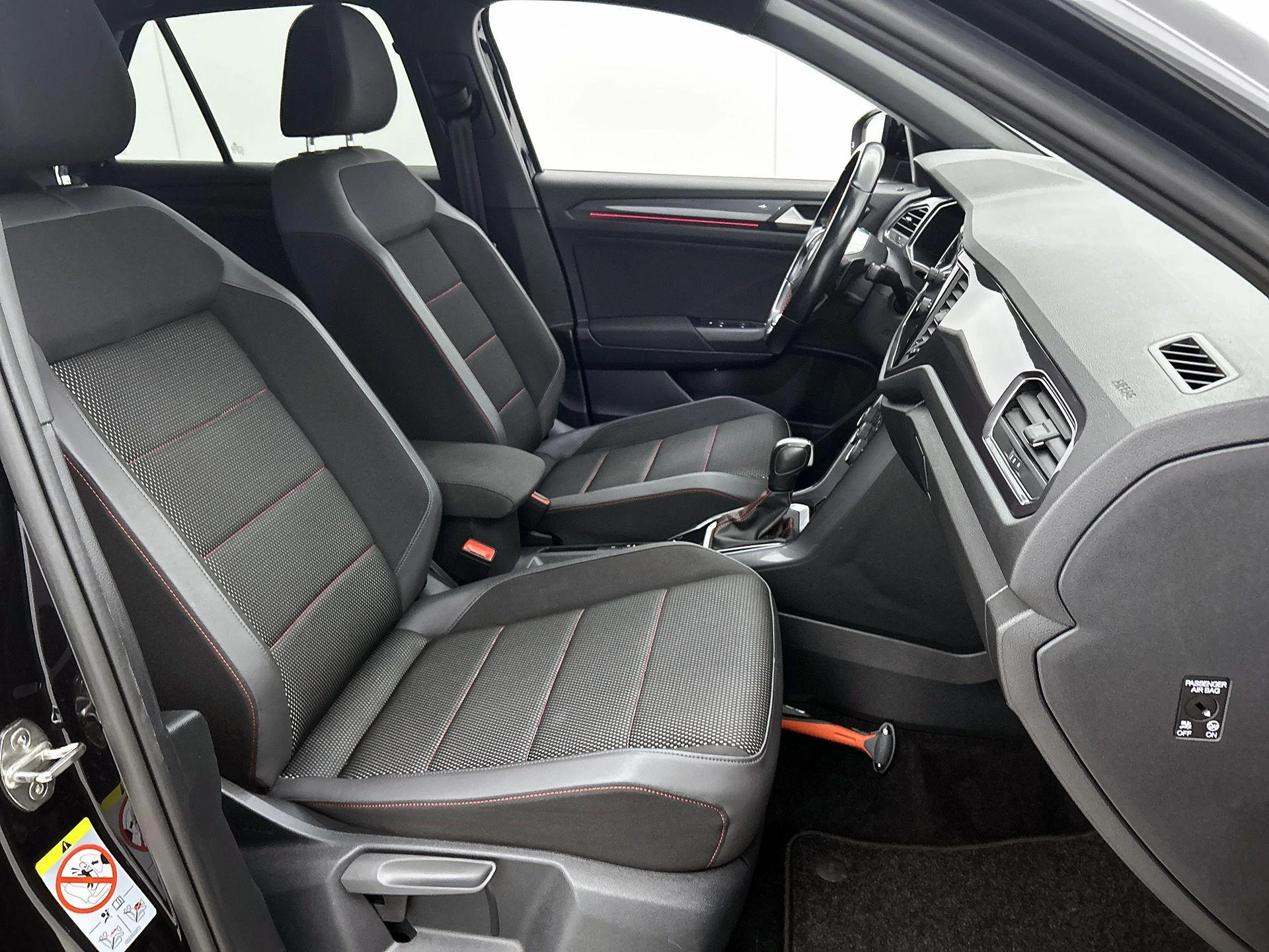 Volkswagen-T-Roc-image-42
