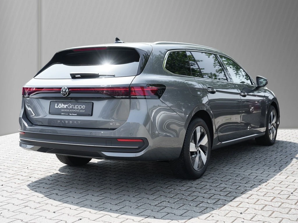 Volkswagen-Passat-image-3