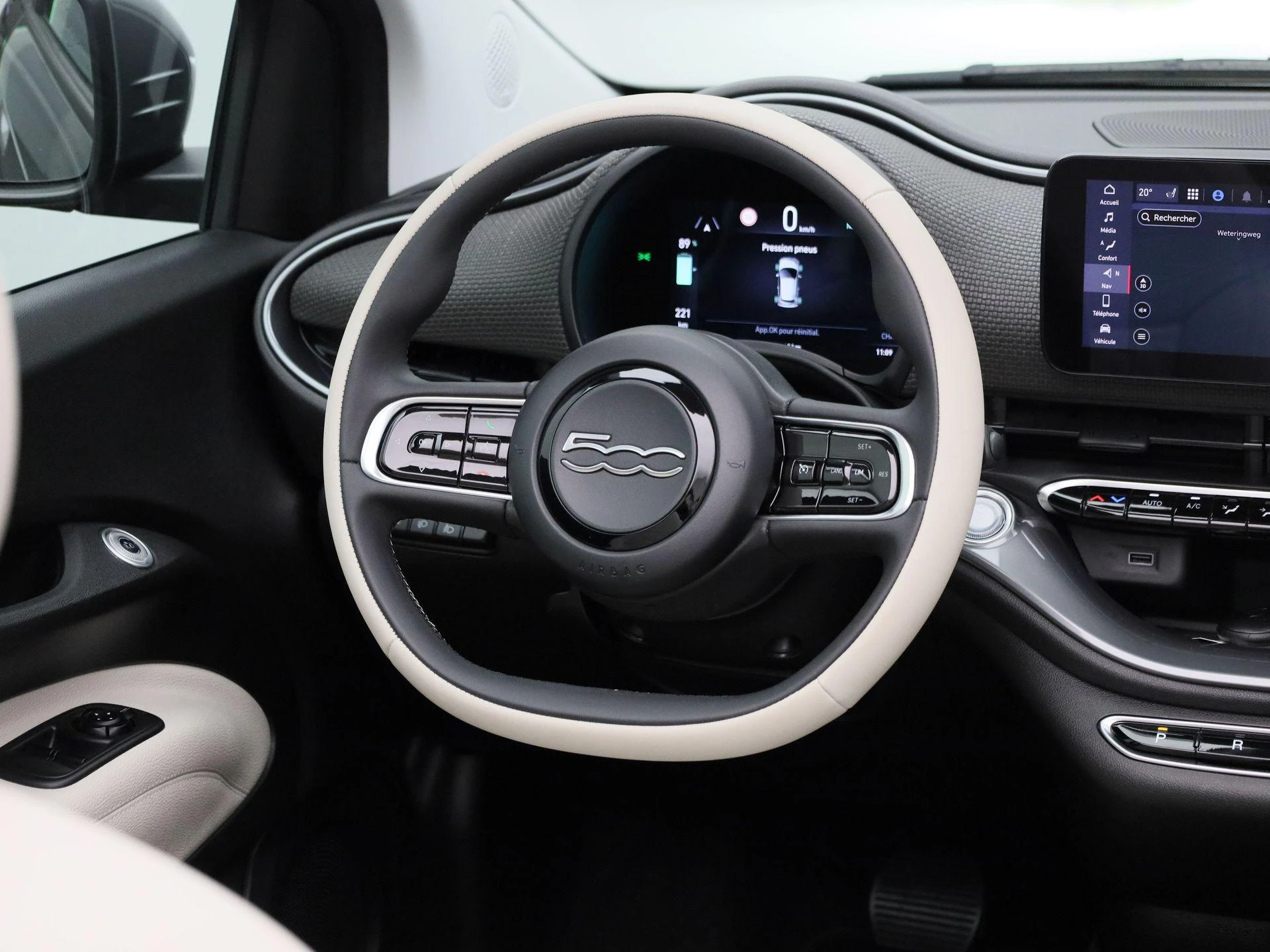 Fiat-500e-image-8