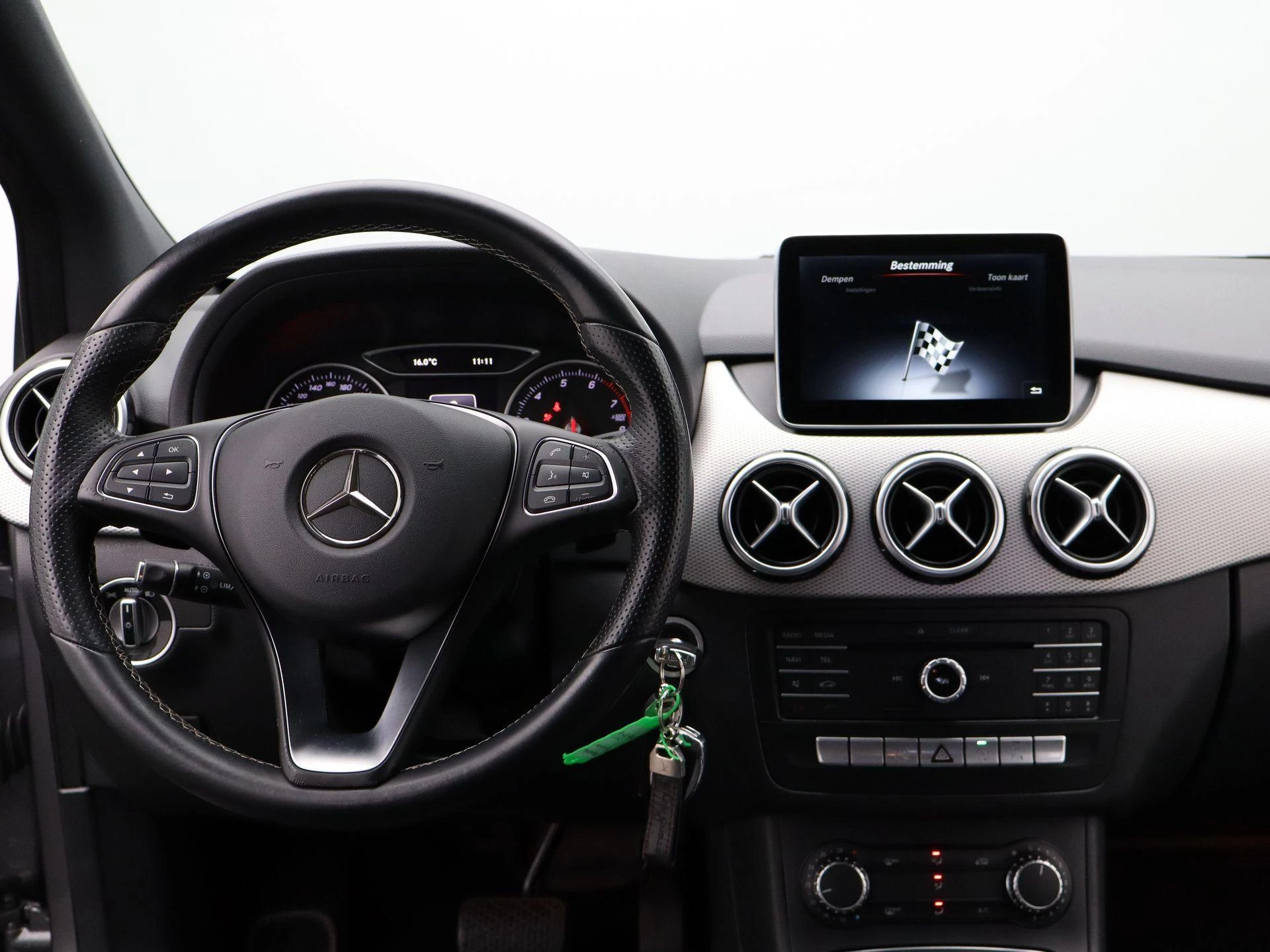 Mercedes-Benz-B-Klasse-image-6