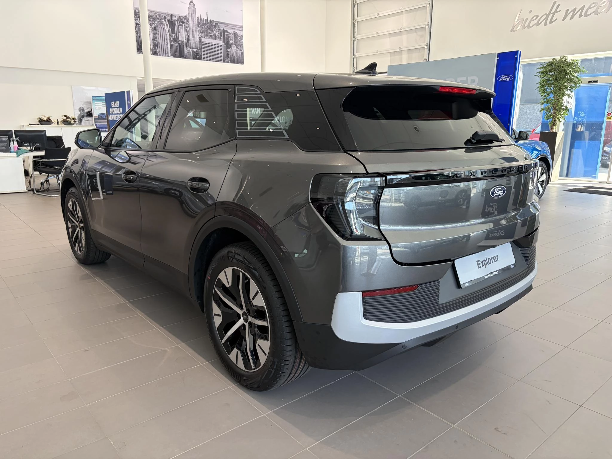Ford-Explorer-image-2