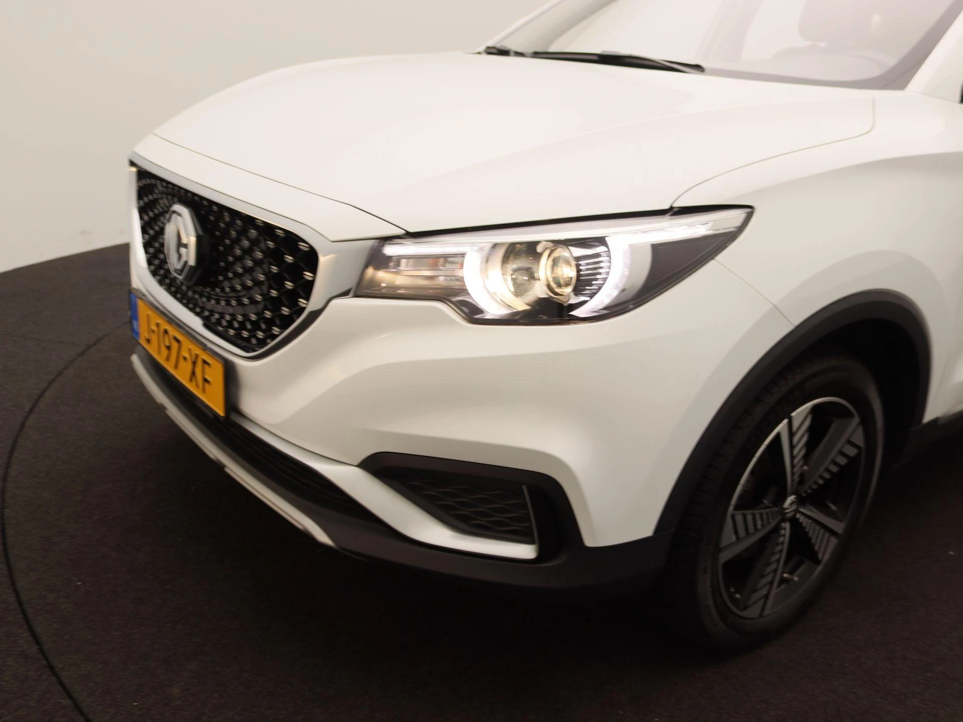 MG-ZS EV-image-16