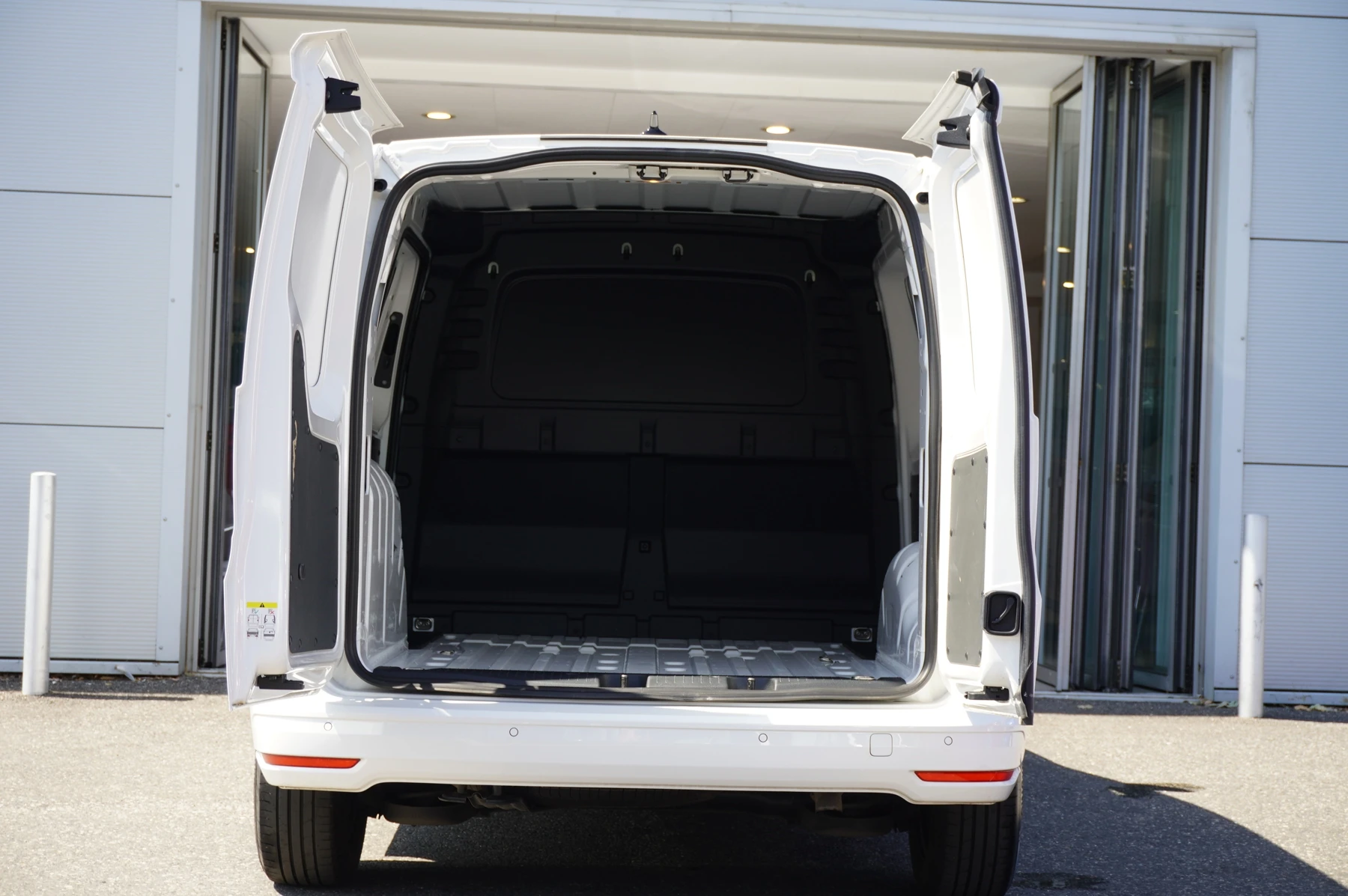 Volkswagen-Caddy-image-18