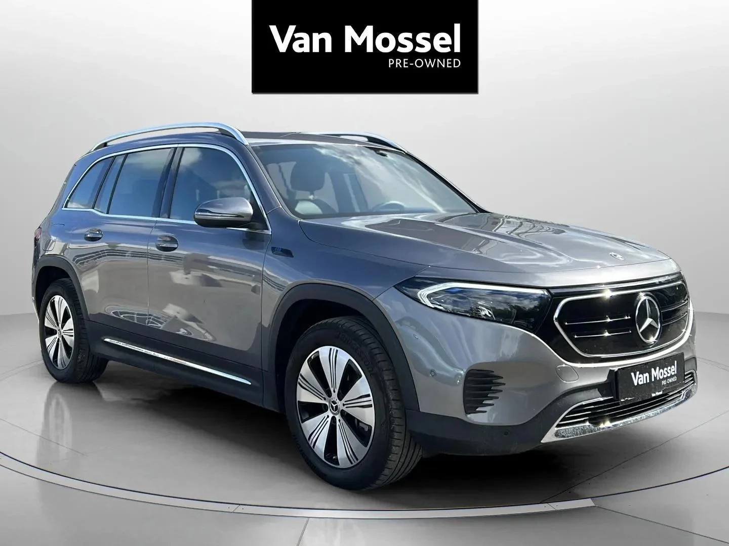 Mercedes-Benz-EQB-image-2