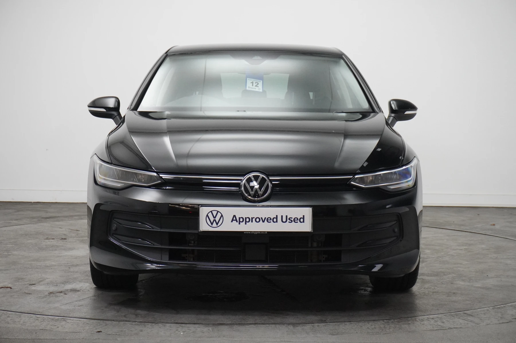 Volkswagen-Golf-image-6