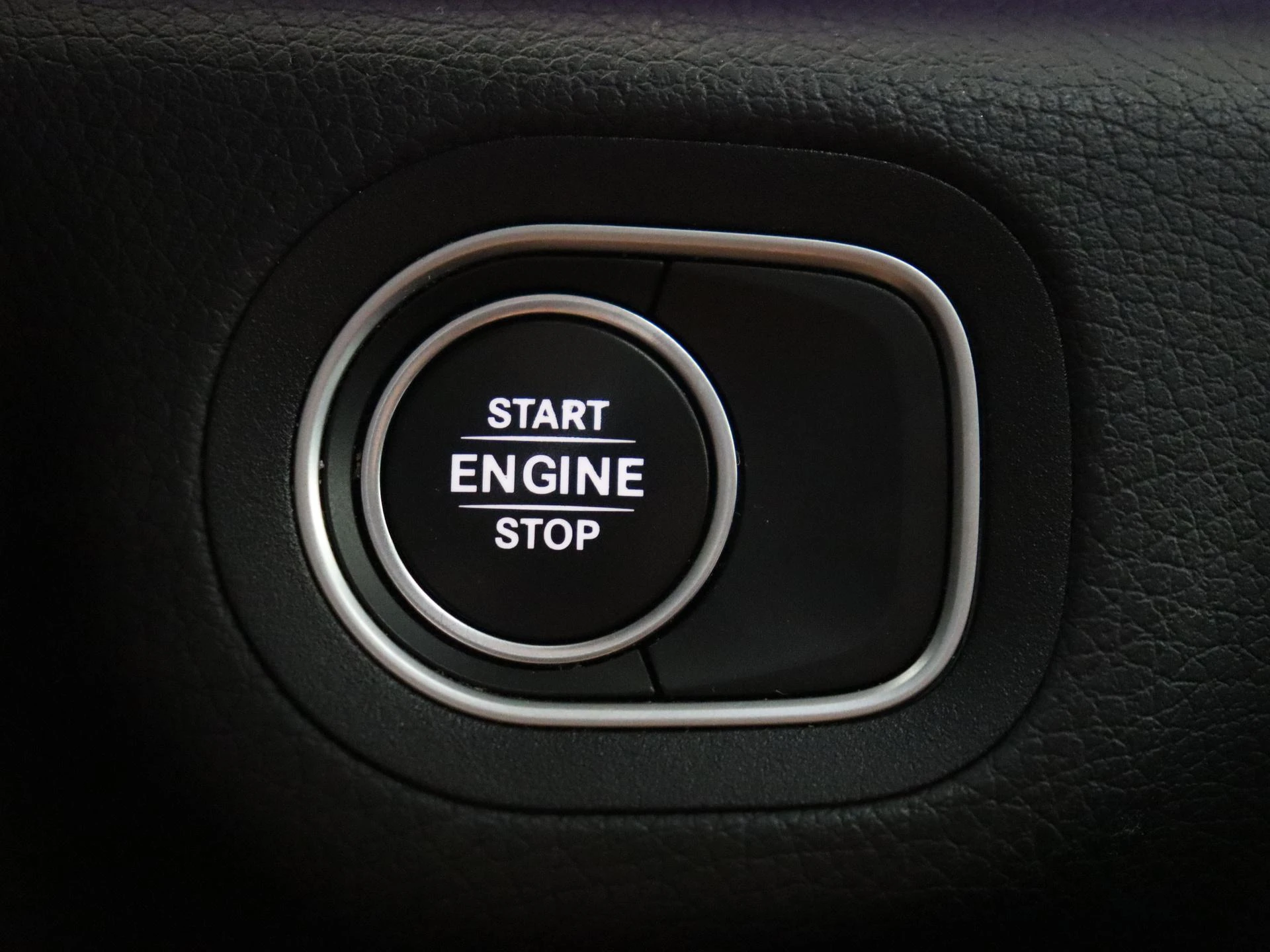 Mercedes-Benz-GLE-image-21