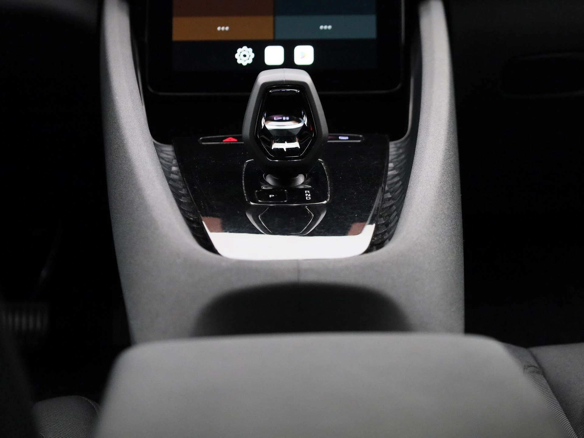 Polestar-2-image-9