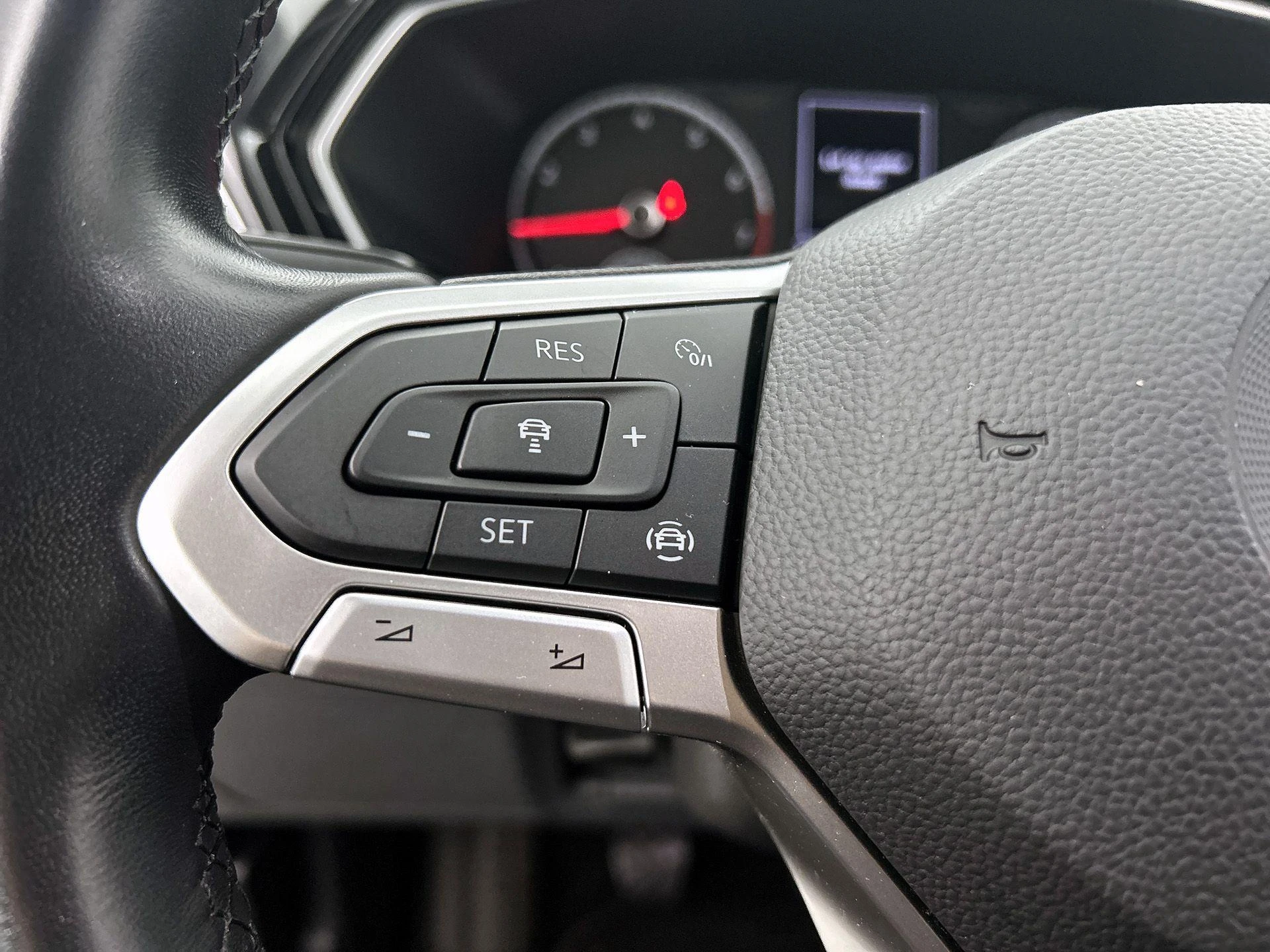 Volkswagen-T-Cross-image-32