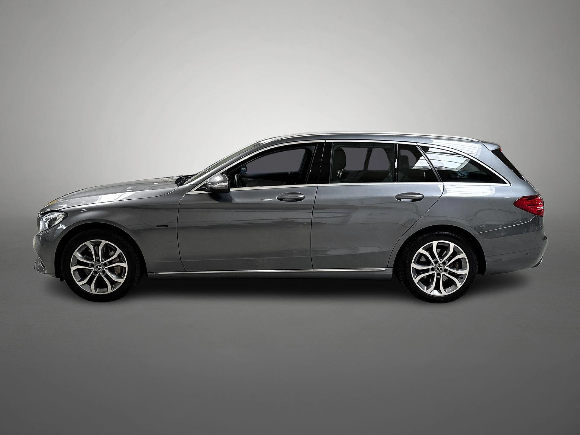 Mercedes-Benz-C-Klasse-image-1