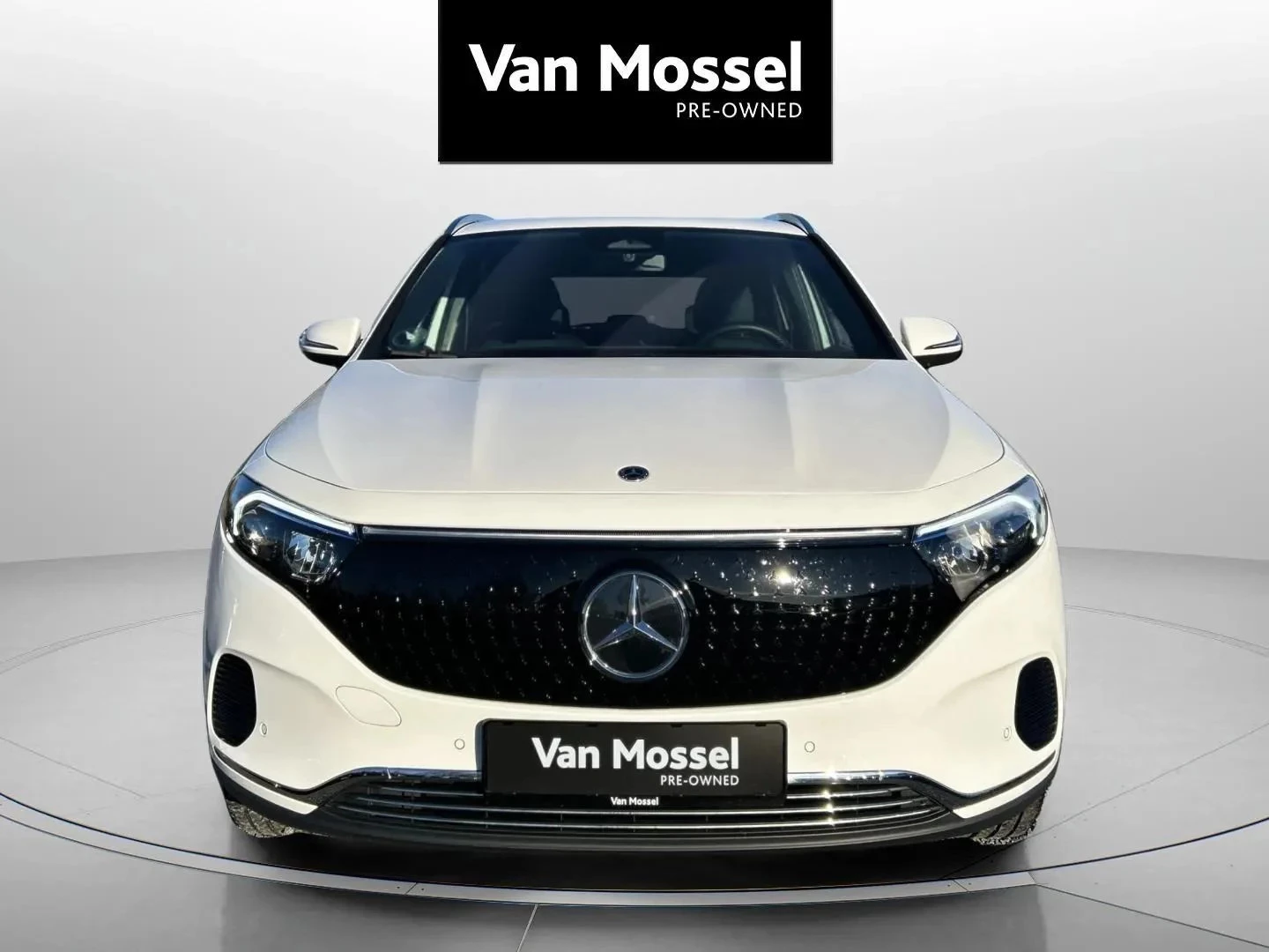 Mercedes-Benz-EQA-image-1