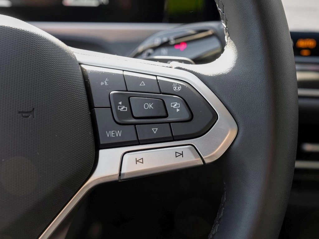 Volkswagen-Passat-image-16