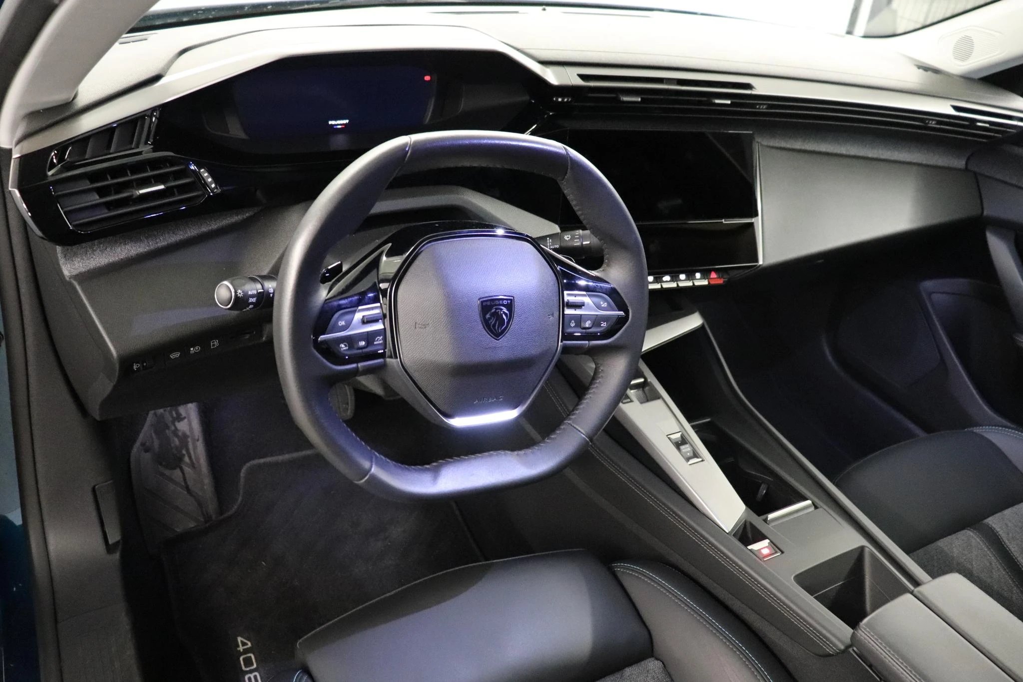 Peugeot 408 1.6 Hybrid 180 S&S EAT8 Allure