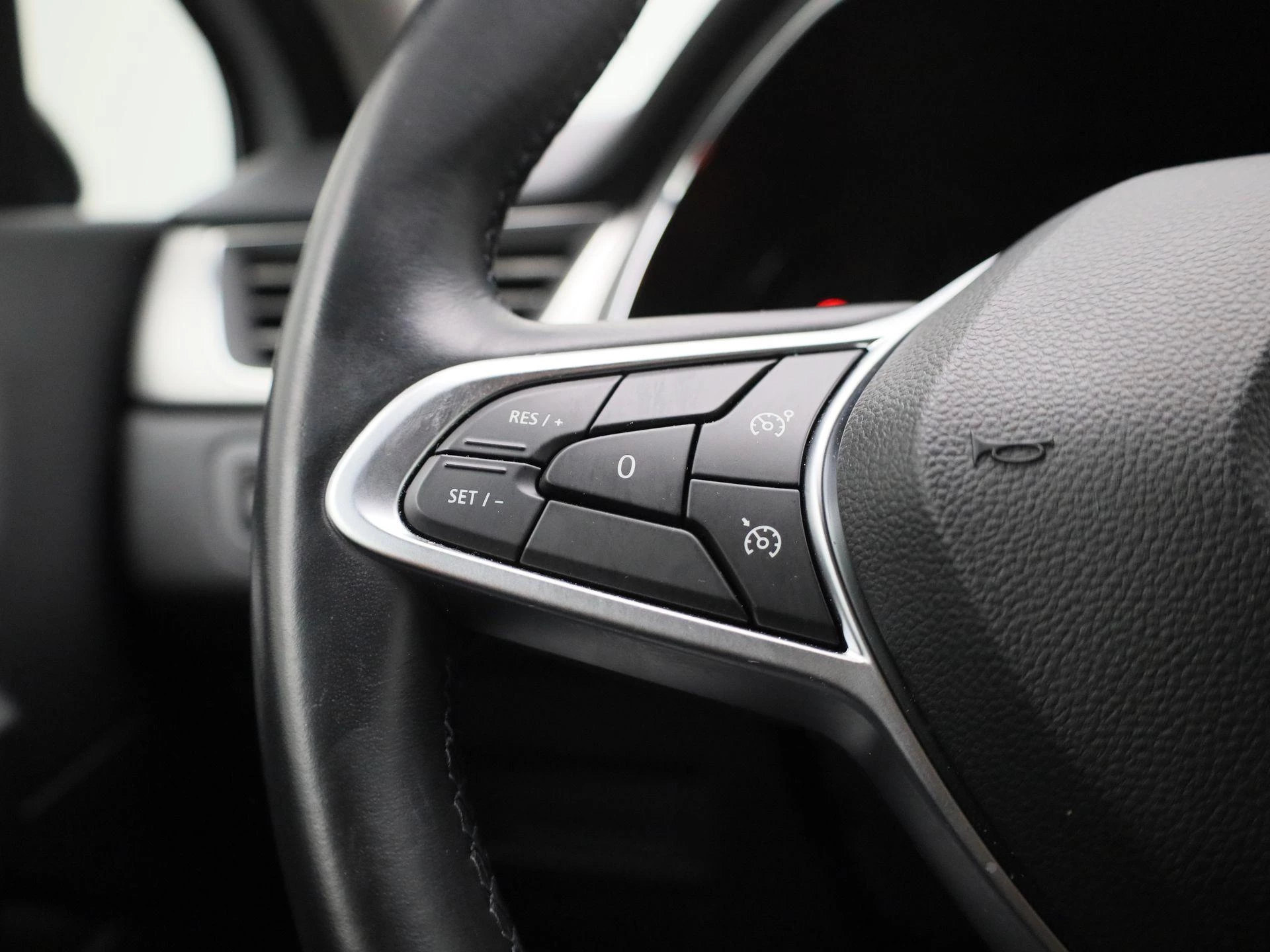 Renault-Captur-image-17