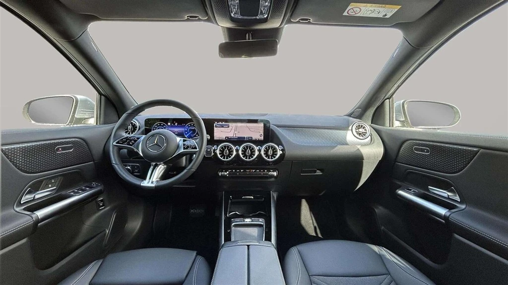 Mercedes-Benz-EQA-image-12