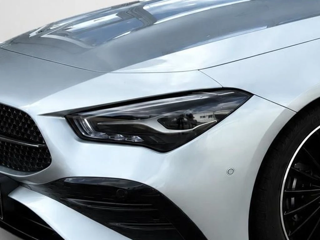 Mercedes-Benz-CLA 200 d-image-4