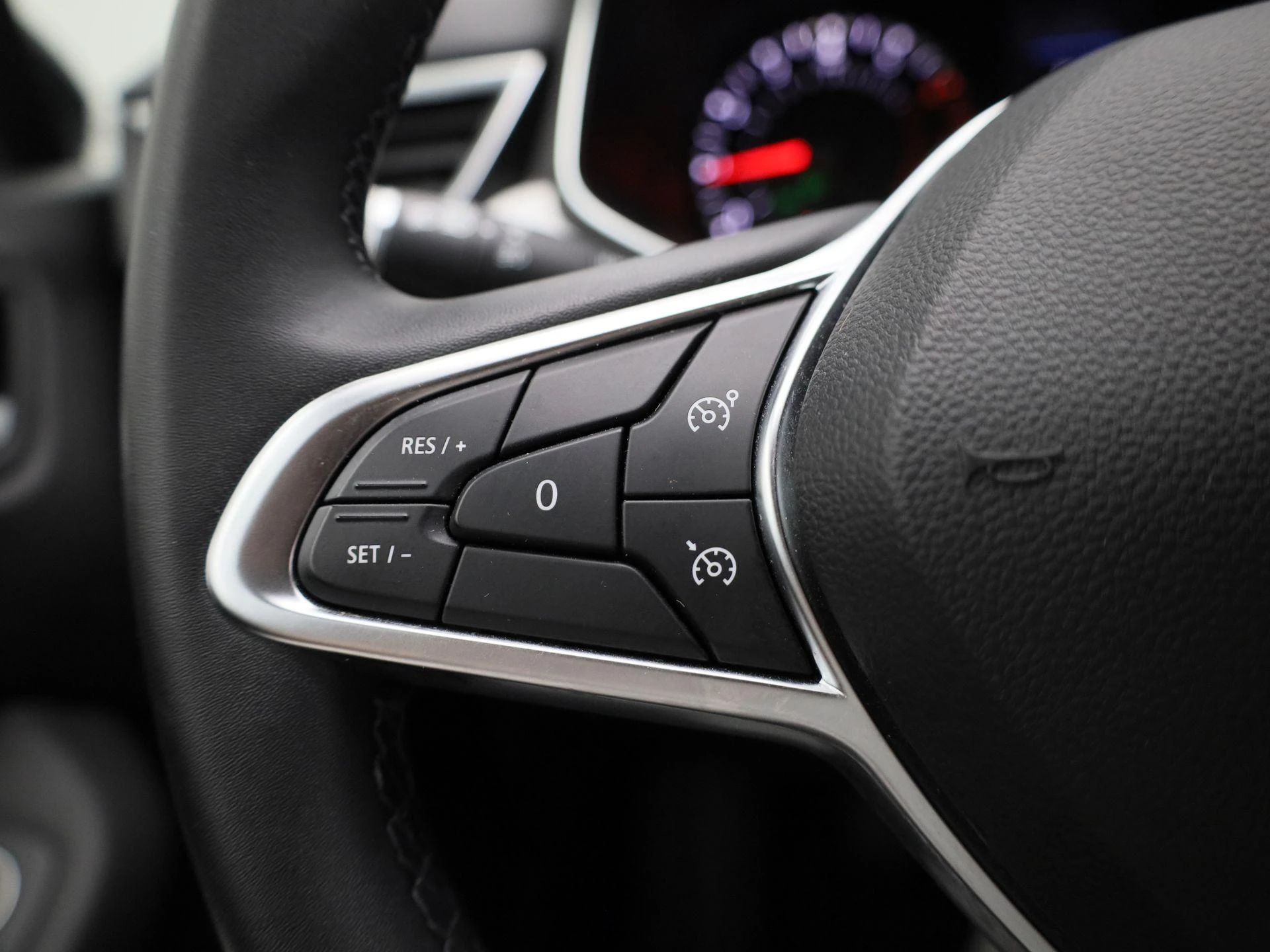 Renault-Clio-image-16