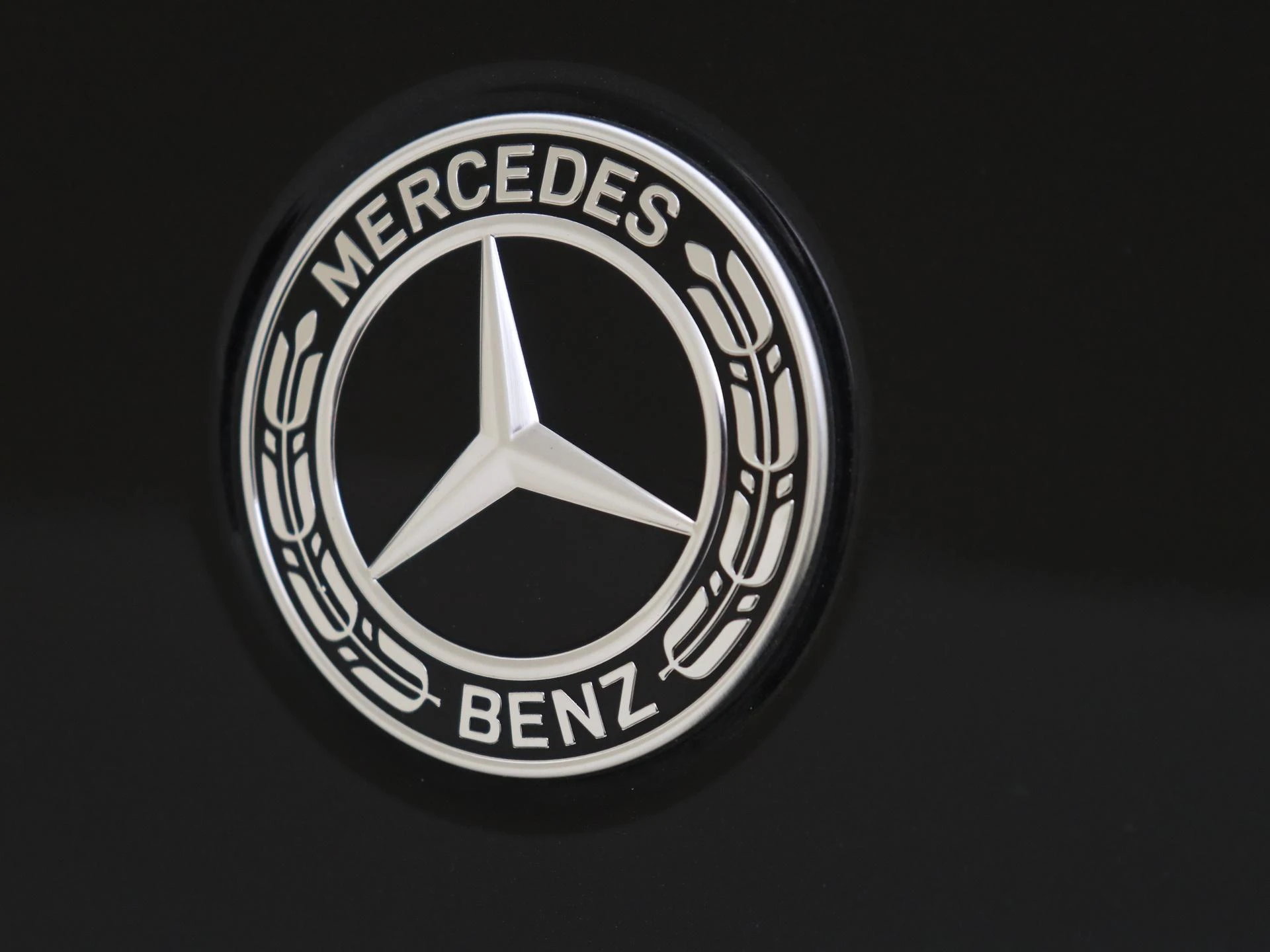 Mercedes-Benz-GLA-image-26