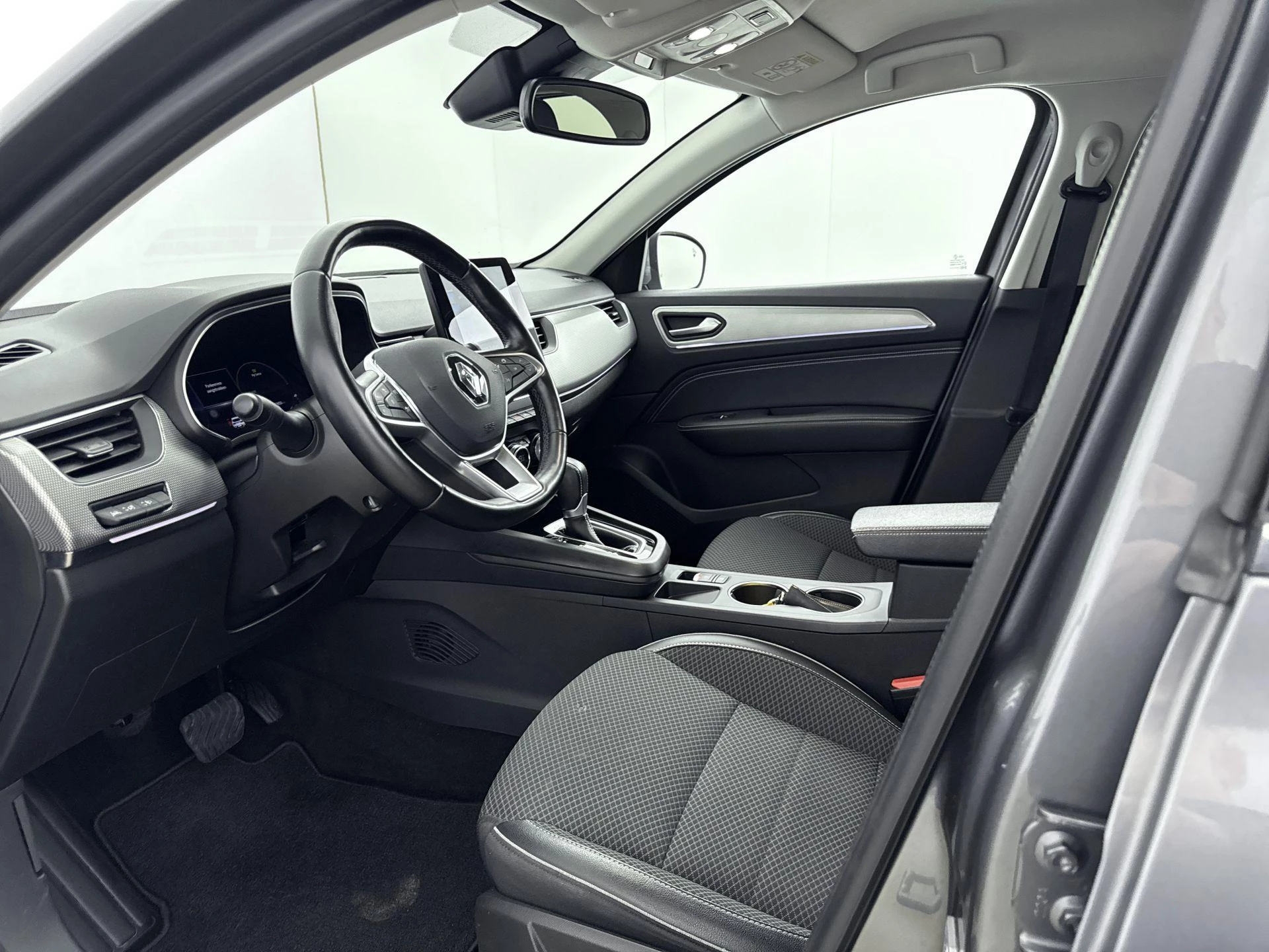 Renault-Arkana-image-10