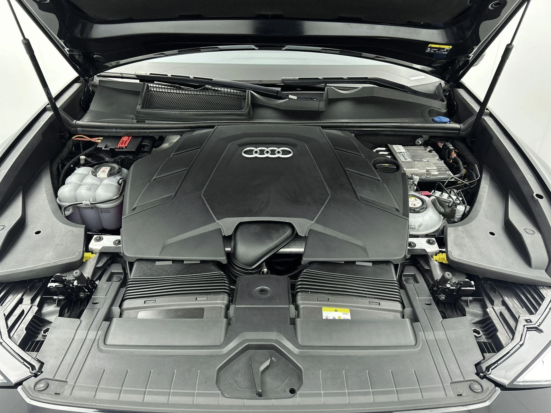 Audi Q8 60 TFSI e quattro Competition 462 PK