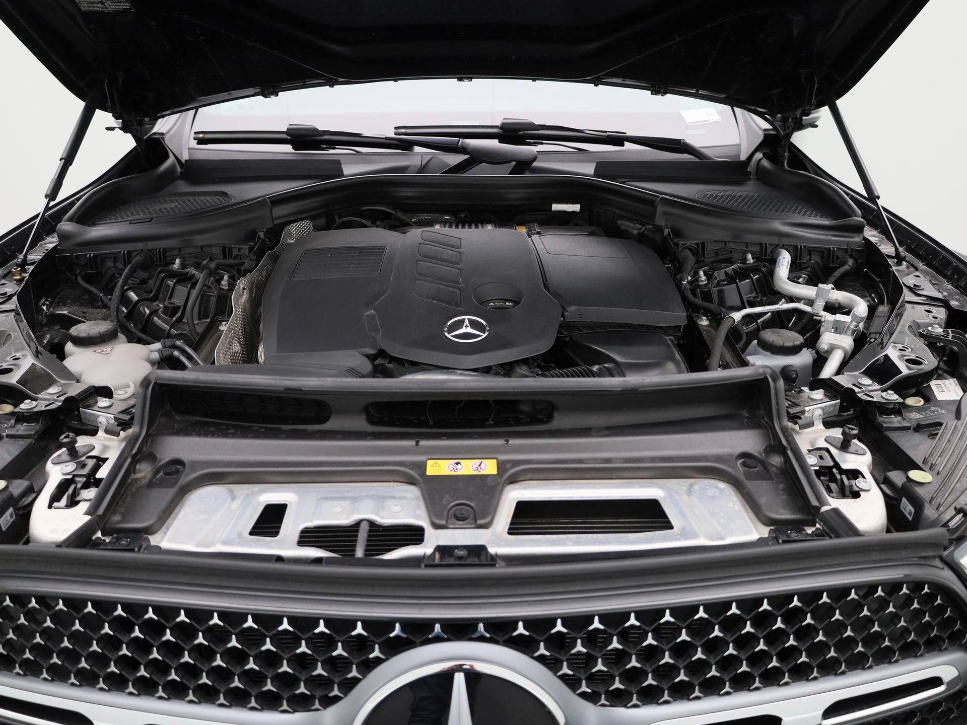 Mercedes-Benz-GLC-image-39