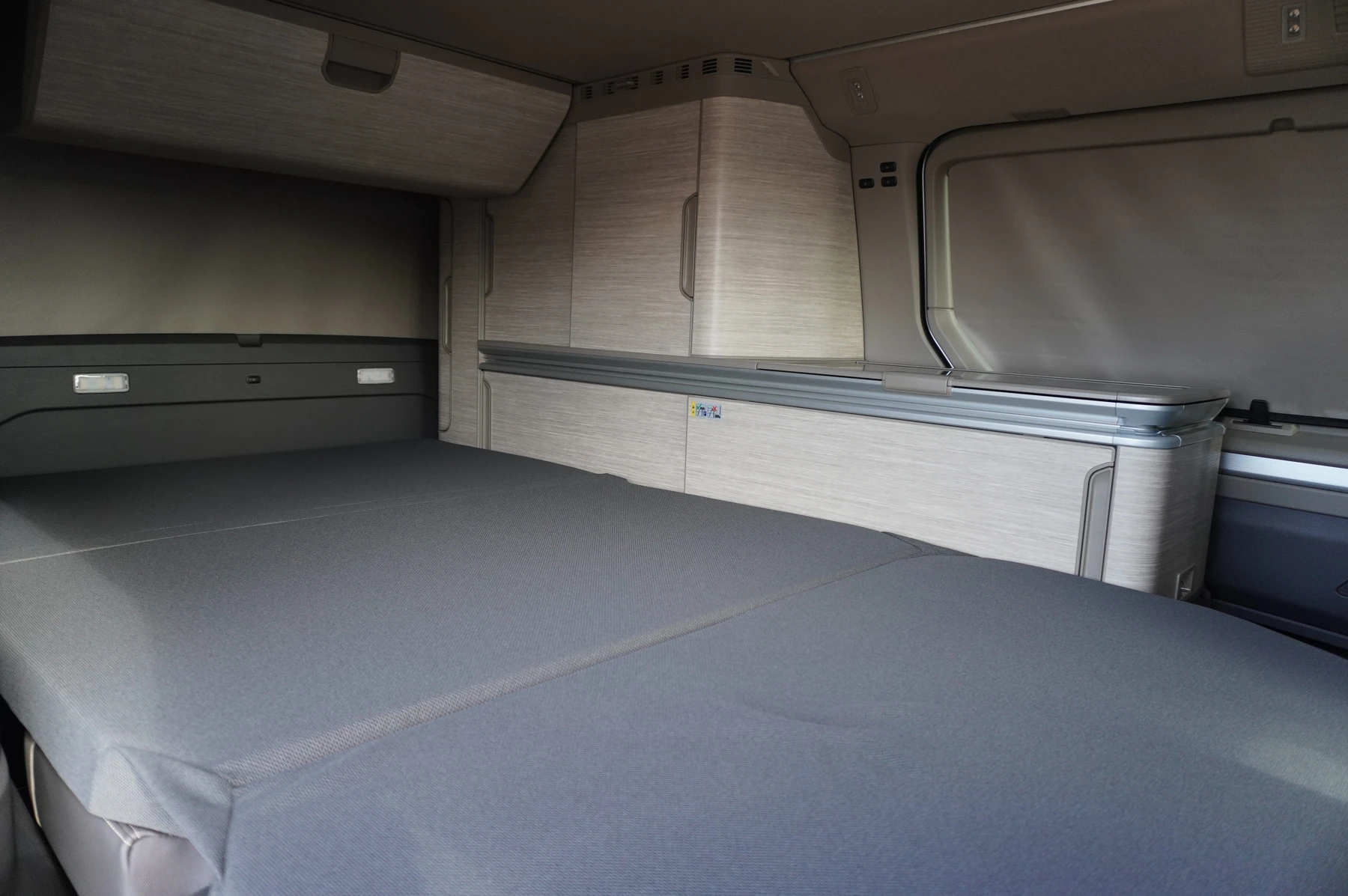 Volkswagen-California-image-12