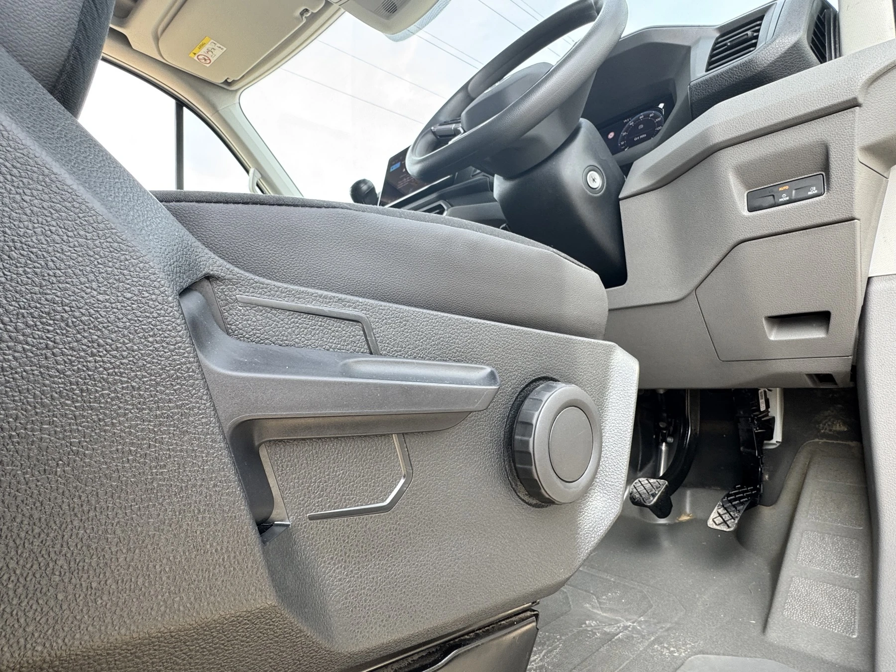 Volkswagen-Crafter-image-40