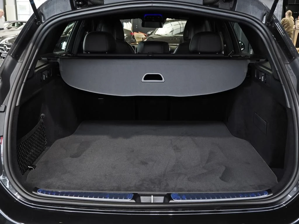 Mercedes-Benz-C-Klasse 300 d-image-14