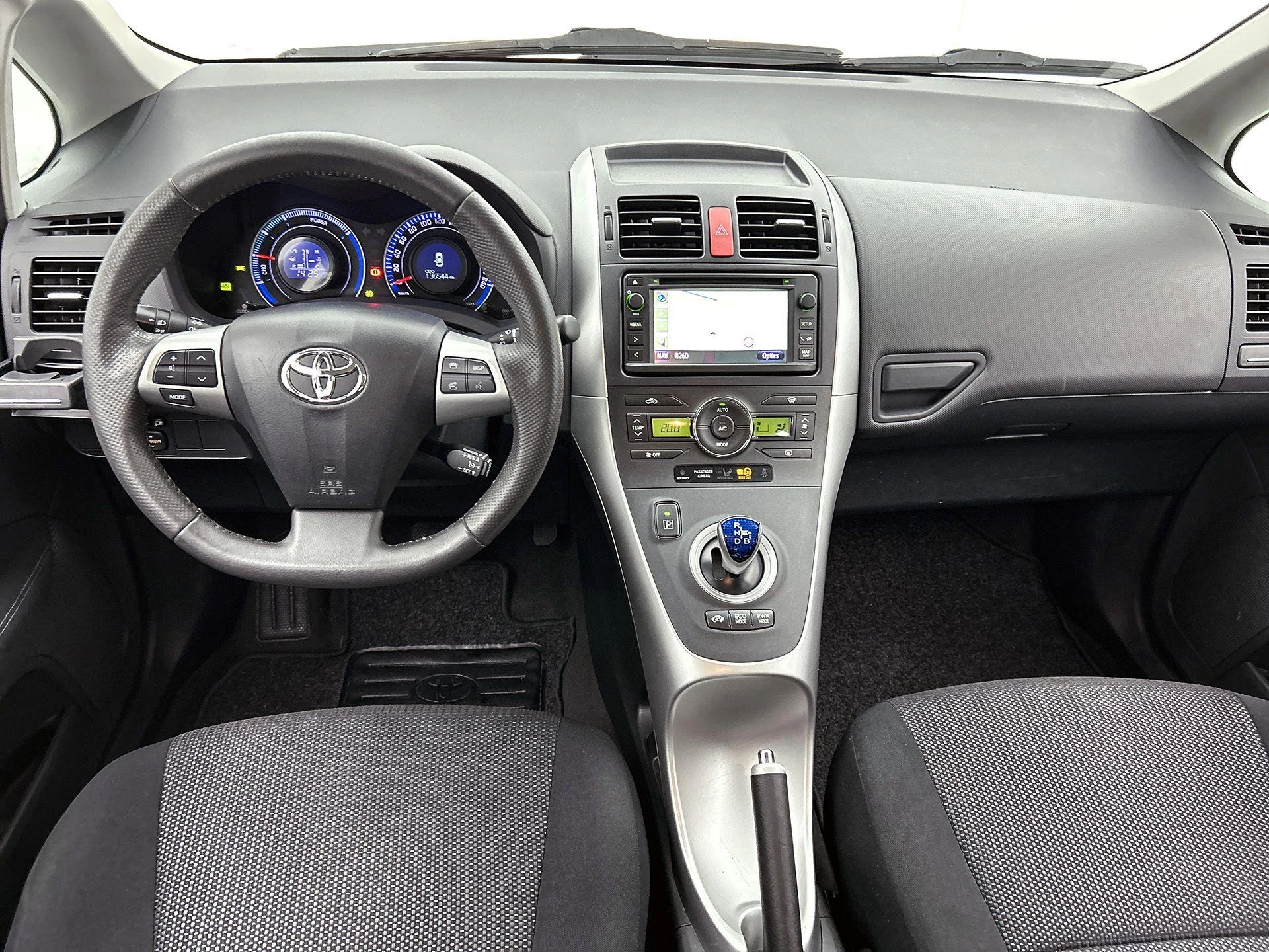 Toyota-Auris-image-20